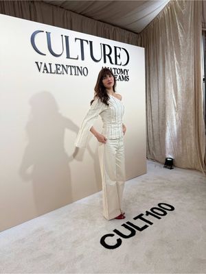 Minimal chic for the #CULT100 party with @Cultured MAGAZINE x @Valentino.Beauty at the Guggenheim. #guggenheimmuseum 
