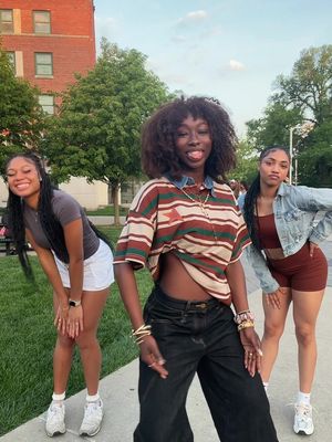 2nd try 👯‍♀️ #dance #trend #friends #xyzbca #fashiontiktok 