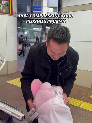 Best way to travrl with plushies #tokyo #japan 