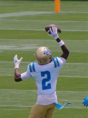 Beezy with the one hand😮‍💨 @Beezy🪬  #foryou #viral #CollegeFootball #trending #fyp 
