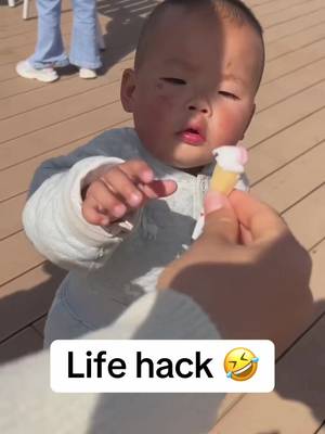 2 for 1 👀 #icecream #baby #smart #lifehacks #kids 