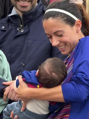 Is there anything cuter than @Aitana Bonmatí & a baby?? 🥹 #UWCL #FCBarcelona 
