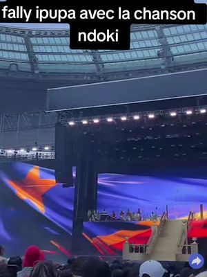 #abonnetoi #visibilite #fallyipupa #stadedefrance #pourtoi l'entre de fally avec la meilleure chanson ndoki