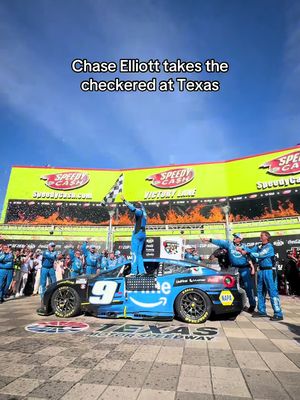 Choosin the checkered in Texas! 🤠🏁