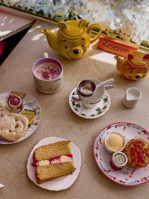 Did you know there’s a Winnie the Pooh cafe in the English countryside? 🍯  I visited Pooh Corner for the 100th anniversary, and it felt like stepping into the stories! The cafe is full of charm with homemade lunches, cakes, and famous Pooh toast (had mine with honey). Inside, there’s so much Pooh memorabilia bringing the Hundred Acre Wood to life. Afterward, grab a map and explore the real Hundred Acre Wood. Visit Pooh, Piglet, and Owl’s homes, cross Poohsticks Bridge, and even play a game of Poohsticks! A hundred years on, and it still feels like pure magic. 💛  … #poohcorner #winniethepooh #hundredacrewoods #visitbritain #visitengland @Disney Studios 
