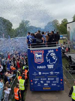 Wow! 💙🚌