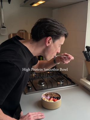 try this: high protein smoothie bowl🥣🍓 (recipe below) ingredients: 100g frozen strawberries & banana 30g frozen blueberries 40g protein powder (I used cookies & cream from @XXL NUTRITION ) 30ml almond milk (unsweetened) 3-4 ice cubes *Method: mix all the ingredients together until a thick paste for 2 minutes (shake the blender a few times in between these minutes). After that, put it in a bowl, add the toppings that you like and there you go.. Enjoy!🤤 #smoothiebowl #highprotein #healthyrecipes #xxlnutrition 