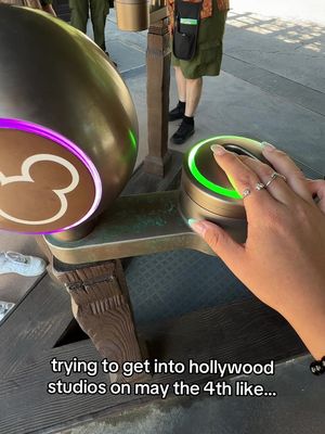 gotta do what you gotta do, sorry DAK 🫪 … scan & go 🤝🏼 may the 4th be with you  #starwars #may4th #disney #disneyworld #