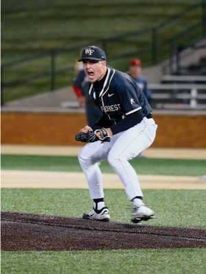 Don't go around breakin' young girls' hearts🧹 #GoDeacs🎩 #WakeForest #baseball #collegebaseball #win 