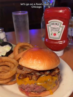 3-STOP FOOD CRAWL IN CHICAGO 🍔🌭🍳 @Heinz Verified restaurants in the city. Check out more Heinz Verified locations as the sign of great restaurants in Chicago! #HeinzPartner #chicagofoodie #visitchicago #chicagorestaurants #chicagoeats
