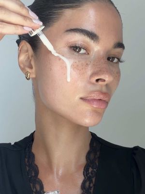 we stay glowinggg 🧏🏻‍♀️🫧 @Clinique #CliniquePartner #SummerOfGlow 