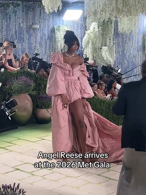 Angel Reese looks like a dream arriving at the 2026 Met Gala 😍💞.  Video: Hypebeast  #celebrity #metgala #metgala2026 #metgalalooks #AngelReese