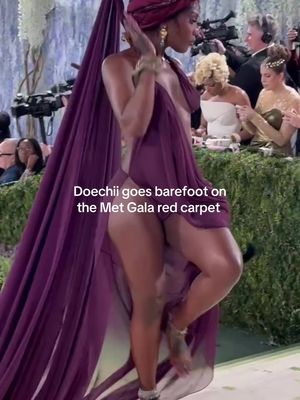 #doechii ditches her heels and goes barefoot on the #metgala red carpet 