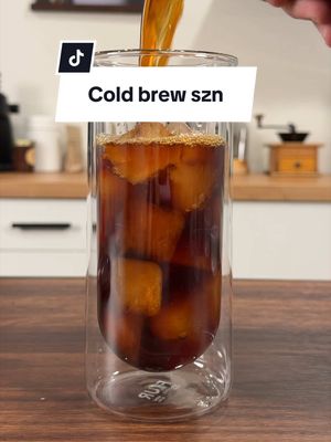 Cold brew doesn’t have to be complicated. A 1:5 coffee-to-water ratio is the sweet spot for a bold, smooth concentrate. That means 1 part coffee to 5 parts water. Let it steep 12–24 hours, strain, and you’ve got a rich base you can dilute to taste. Too weak? You used too much water. Too bitter? Try a coarser grind or shorter steep. Follow for more, happy brewing! #coldbrew 