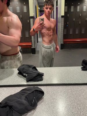 Been replenishing my glycogen #fyp #ascending #gym 