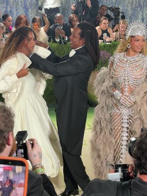 MY ROYAL FAMILY #Beyonce #JayZ and #BlueIvy OWN THE #METGALA RED CARPET 🎞️ @taylor ford 