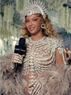 After 10 years, #Beyonce has made her long-awaited return to the #MetGala, and she brought her daughter #BlueIvy with her. See every look from the red carpet at the link. 