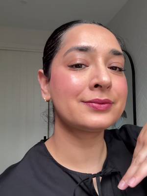 💄Shopping my stash  Wearing @maybelline Lifter Gloss in shade Petal. Love that it’s pigmented,  glossy and hydrating 💖 #AD #makeup #maybellineau    #lorealistarAUNZ #lorealistarfav