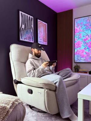 Had to add a recliner to the cinema room… 😮‍💨 @FlexiSpot  Be honest, you’re not getting up are you? 😂 #homecinema #cozyroom #setupinspo #roomvibes #gamingroom