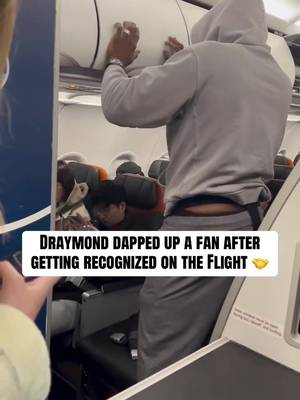 Draymond taking time for the fans 💪💯  (Via @Lunchbox)  #NBA #nbabasketball #basketball #draymondgreen #warriors 