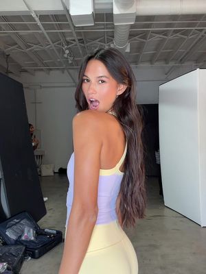 a little birthday teaser… as promised 😚 #SET #setbirthday 