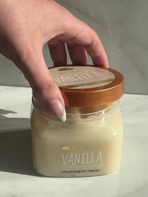 i loooove a good body scrub & the vanilla tree hut is just AMAZING! @Tree Hut #ugc #unboxingvideo #makeup #fyp #treehut 