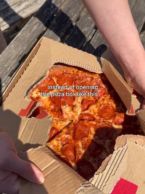 There’s devotion and there’s… this 👀🍕 #pizza 