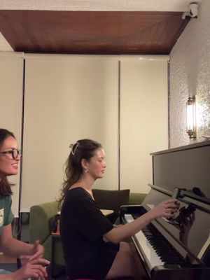 when @maria.elena.adarna invites you over for a catch-up and it somehow turns into an impromptu, zero-practice, no-rehearsals-whatsoever jam 💐  ellen: “sarah do you wanna sing “use somebody”