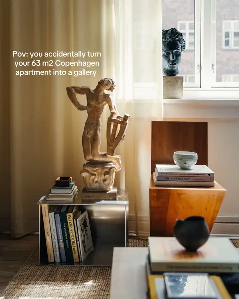 I didn’t intend to do it, but slowly my apartment became filled with art and objects and now almost resembles a gallery. #apartmenttherapy #copenhagenapartment #interiorstyling #apartmentstyle 