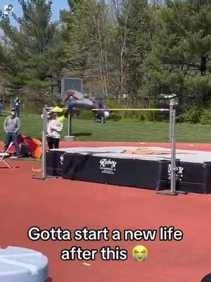 That run up was crazy 😂 (via @ck) #trackandfield #track #highjump 