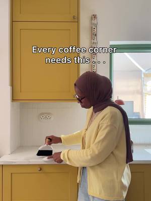 It really is the little things that make such a difference! This rolling tray from @eBay UK has been perfect for my coffee machine as I can now move it with ease to re-fill the water tank and the coffee grinder! Would highly recommend! What do you think? #coffeecorner #coffeestationstyling #coffeestationidea  