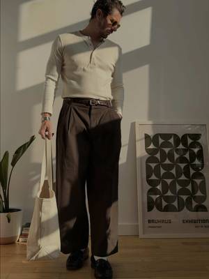 Don’t over complicate.  Keep your colors neutral, focus on fit and pair with a good bag, timeless watch and your favorite pair of sunglasses. This formula always works.  #MensFashion #SimpleStyle #MinimalOutfits #EffortlessStyle #MenswearBasics