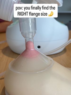 DM us the keyword FLANGE SIZE for a link to our free flange guide to help you find your ideal flange size and maximize your milk output while pumping! We hate to break it to you but if you’re using the flange that came with your pump, chances are it’s too big. That can lead to pain, clogged ducts, or low milk output—and nobody’s got time for that. 😅 DM us with the words FLANGE SIZE for a link to our free flange sizing guide. #flangesizing #exclusivelypumping #pumpingmom #increasemilksupply