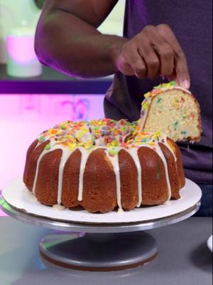 I made this cake with a secret ingredient @pebblescereal  #cake #baking #cereal