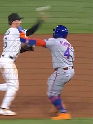 HOW did Alvy get out of that 😭#mets #MLB #franciscoalvarez #baserunning 