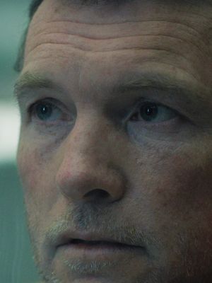 vad skulle du riskera om personen du förlorat faktiskt inte var borta? från bästsäljande författaren Harlan Coben kommer nu mysterieserien Tills jag hittar dig. Kommer på Netflix den 18 juni. #tillsjaghittardig #harlencoben #netflixsverige