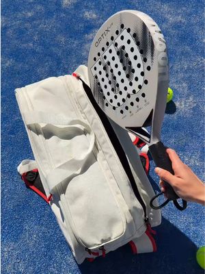 Plot twist 😮‍💨🎒 #wilsonpadel #padeltiktok #padelspain #padeladdict #padellovers 