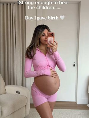 Pregnancy belly change month after month. #pregnancybelly #pregnantbellychange #bellychange #pregnancystomach #strongenoughtobearthechilden 