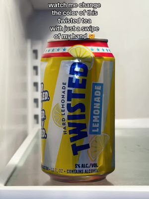 TEMPERATURE COLOR CHANGING SO YOU KNOW YOU’VE ALWAYS GOT THE COLDEST ONE🤝 TRY IT FOR YOURSELF TODAY (LINK IN BIO) #twistedtea #Summer #xyzbca #rocketpop #lemonade 