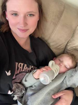 So much that needs to be done but soaking in being nap trapped by my last baby 🤍🤍 #ugccreator #mom #lastbaby #tiktokshop