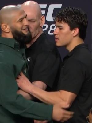 Khamzat Chimaev y Sean Strickland se dijeron de todo 😬 #UFC #khamzatchimaev #seanstrickland
