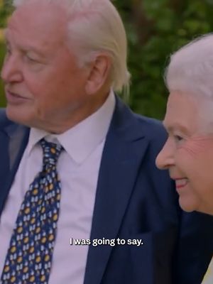 Happy 100th Birthday to Sir David Attenborough 🎂 We may not know the time from that sundial... but we do know today's date 🗓️ #DavidAttenborough #QueenElizabeth #TheQueensGreenPlanet