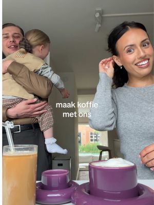#ad We loooove onze Philips Baristina Latte!! 🤭 Met maar een paar makkelijke knoppen (die zelfs Mimi kan onthouden) hebben we zo een lekker kopje kwaliteits koffie!☕️⭐️ Dankzij het geïntegreerde melksysteem kan je er veel variaties mee maken. Wij zijn fan!! Nu nog even oefenen met het maken van een hartje …. 🫠 (sorry mimi) #Baristina #realespressomadesimple #moedersoptiktok  @Philips Home Living Nederland 