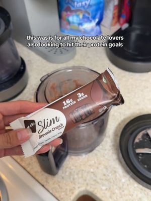 High protein 🤝 chocolate cravings. NuGo Slim belongs in your Ninja Creami… or straight from the wrapper. 🍫 @angeperez_ #NuGoBars #NinjaCreamiRecipes #HealthyDessert #VeganProtein