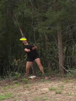 THROW IN MACHINE! Lisa Fajkus throws it in for birdie AGAIN! That's back-to-back days for the Texas Tornado 🌪