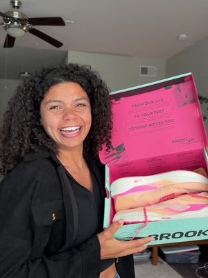 can you tell I’m excited? #runningshoes #brooksrunning #brooksghost
