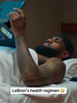 Cryotherapy, cold tubs, hot tubs, red light therapy, hyperbaric chambers, and a lot of sleep. How 41-year-old LeBron James, the first player in NBA history to appear in 300 career playoff games, has stayed healthy for more than 20 years in the league 👑 📺 Starting 5: Season 1 #NBA #lebron #lebronjames #losangeleslakers #basketball 