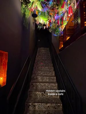 Seoul’s viral cocktail bar just opened in NYC 🔮 This spot had been on my Seoul list forever, so I was so excited to finally check it out here in New York. Hidden upstairs inside a café with shrine-like interiors, Korean folklore details, and zodiac-inspired cocktails made with ingredients like soju, dongchimi, and perilla. They welcome you with somaek (soju + beer), and if you book on Resy right now, you’ll also get a free bulgogi veggie wrap. 🍸 Cocktails $18-25 🥘 Food $16–23 📍 Zoo Sindang NYC . . #nyc #nycbars #cocktails #newyork #newyorkcity 