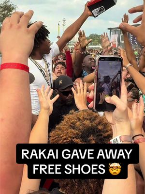 The fans went crazy for Rakai at Rolling Loud 😳🔥 #rakai #rollingloud #stream 