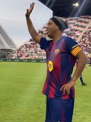 El Clásico Legends! 🔵🔴🤙🏾 #fcbarcelona #ronaldinho #laliga 